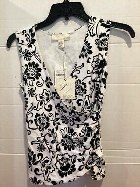 T100-Ladies By Design White Floral Sleeveless wrap-style Blouse Size X Small